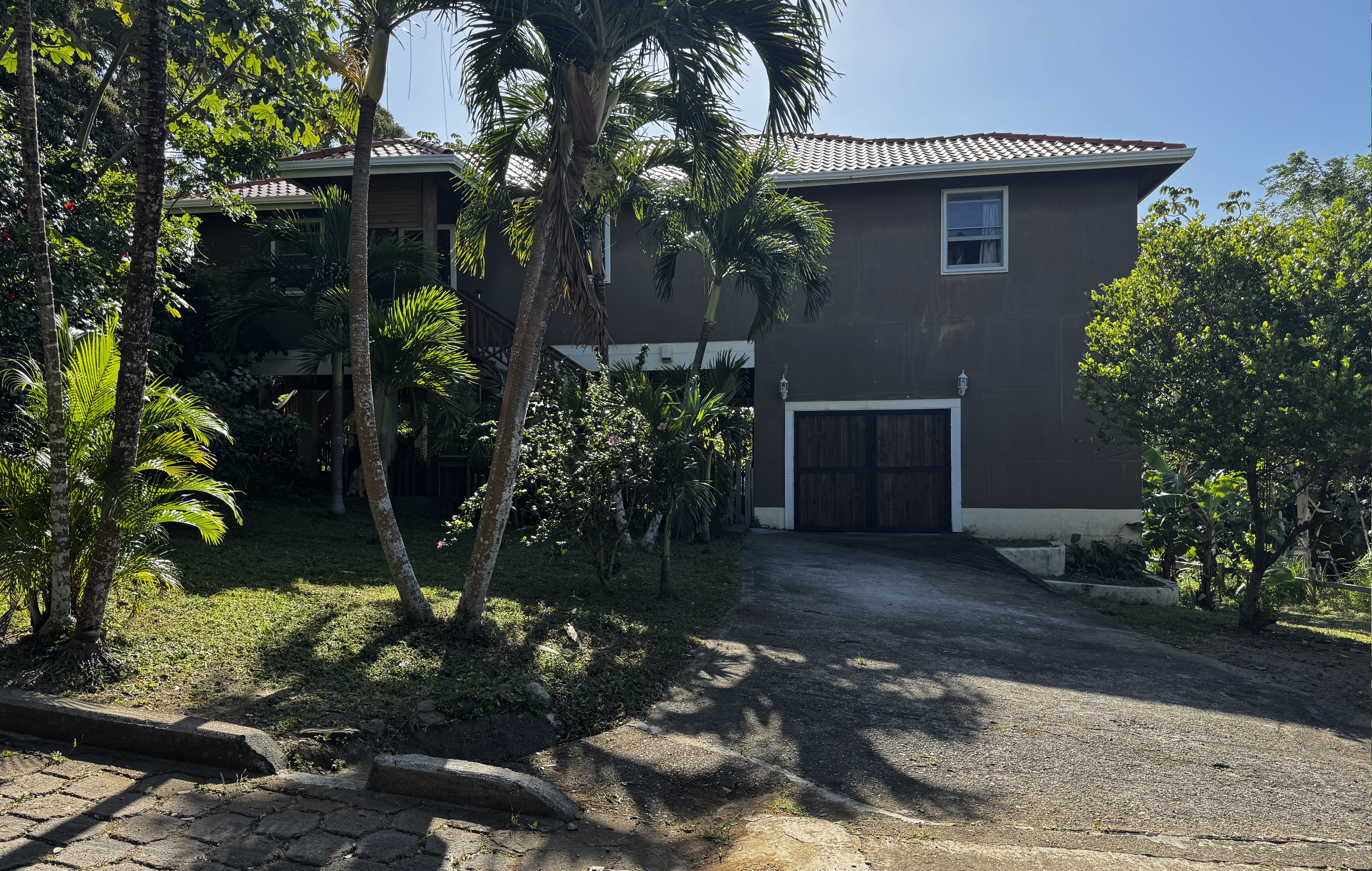 Exterior 4
